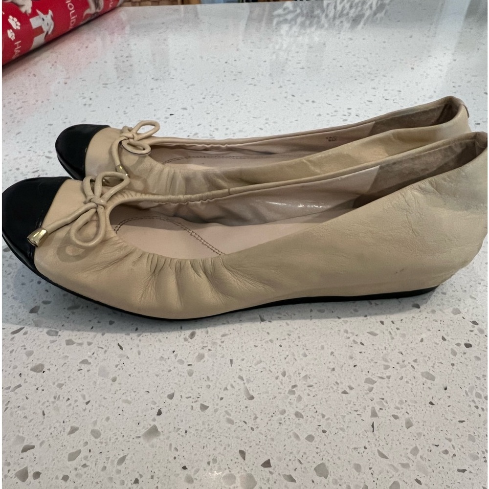 Tahari tan and black ballet flat size 8
